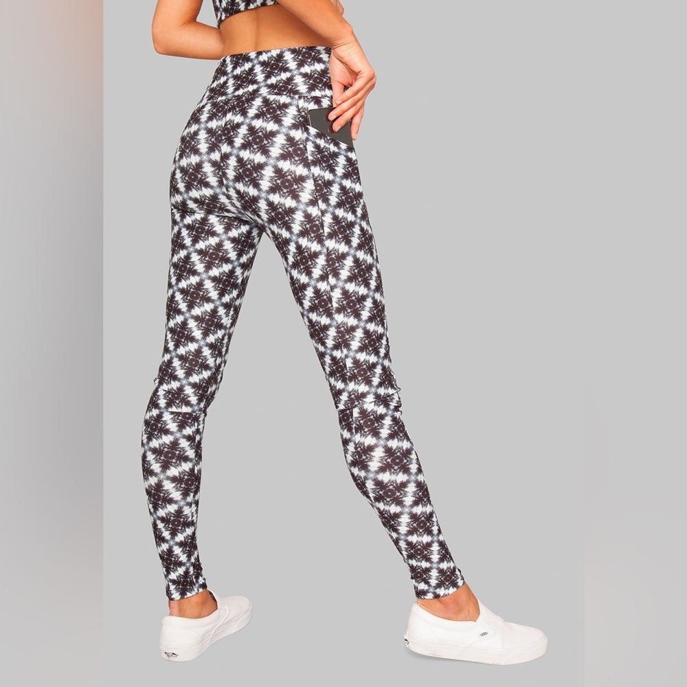 Wolven Kona Crossover Pocket Legging - Picture 2 of 6